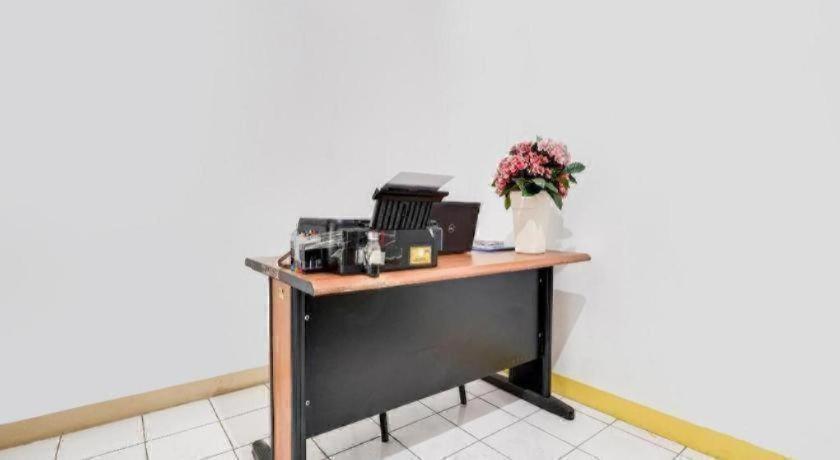 Spot On 91546 Dewi Sudirman Hotel Bandung